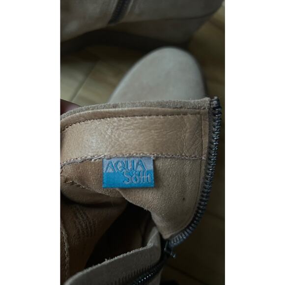 Aqua Sofft Women's Siri Taupe Brown Suede Waterproof Wedge Ankle Boot 9 ½ M - Picture 8 of 9
